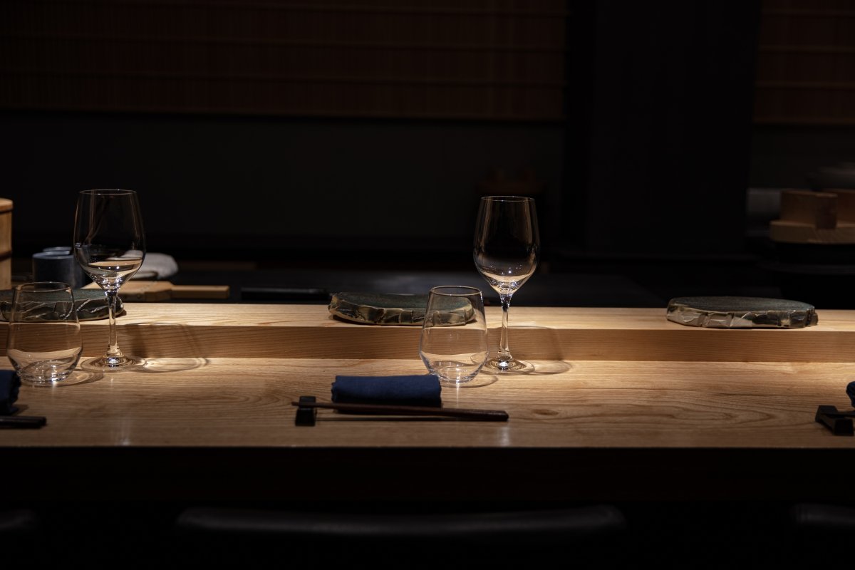 Barra del restaurante japonés Omakase by Walt en Ibiza