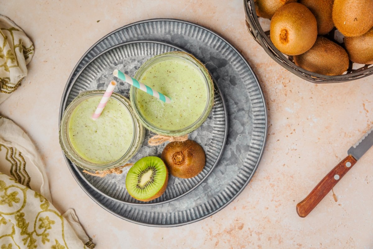 Batido de kiwi servido