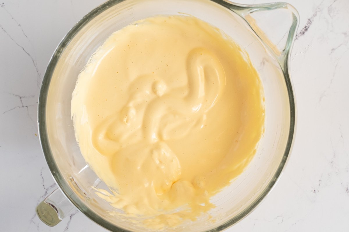 Batimos las yemas de la tarta capuchina