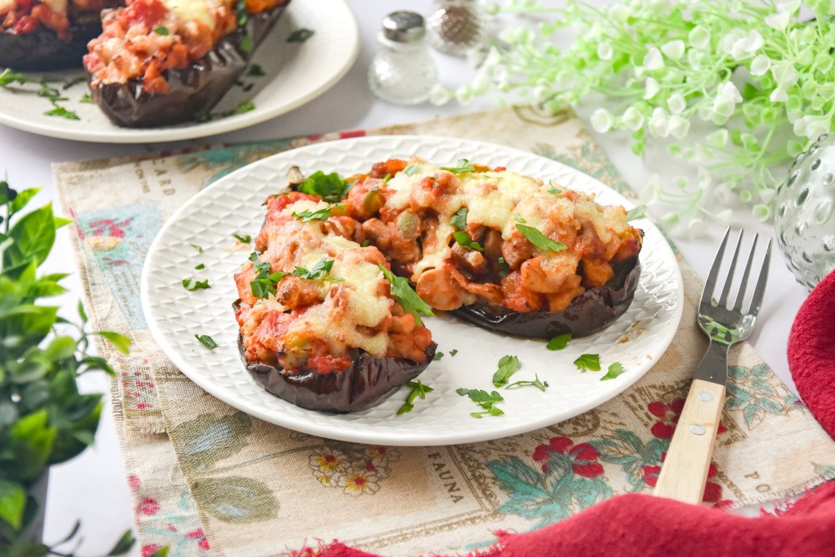 Berenjenas rellenas de pollo listas para comer