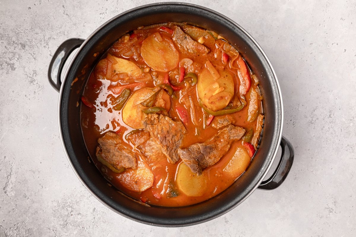 Bifes a la criolla tras cocción