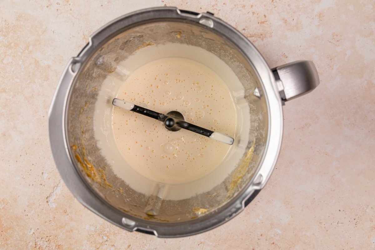 Blanqueando huevos para las magdalenas en Thermomix