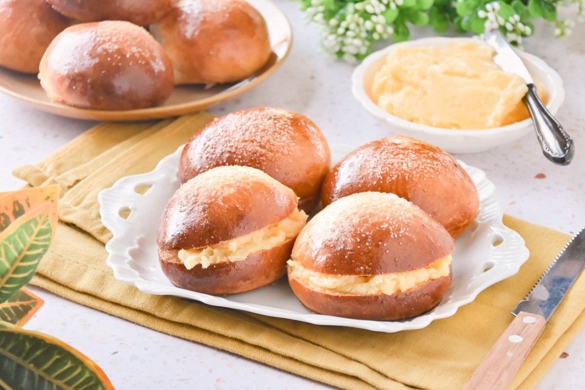 Bollos de mantequilla de Bilbao listos para comer
