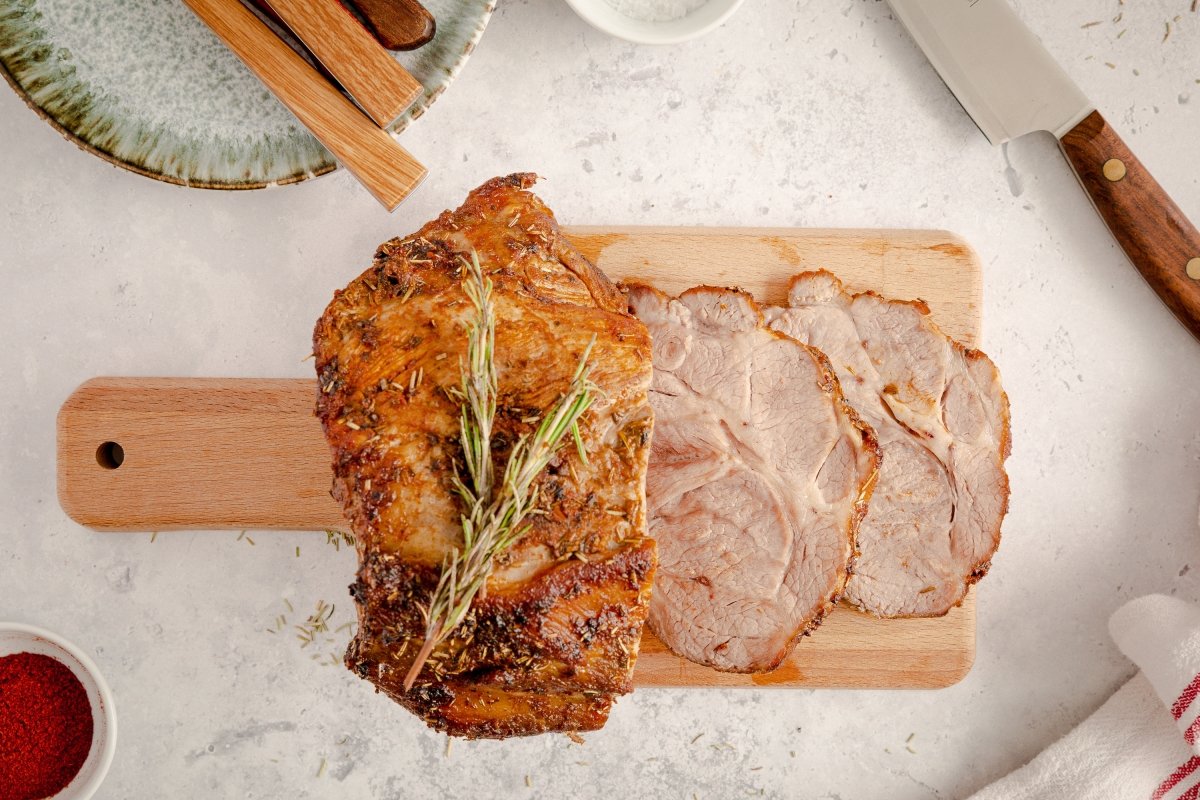 Bondiola de cerdo al horno preparada