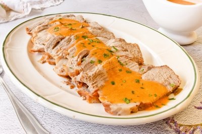 Cabezada de cerdo en salsa
