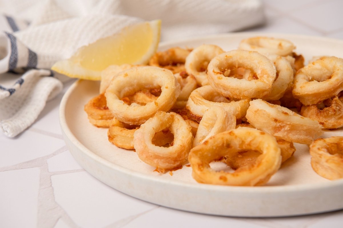 Calamares en freidora de aire con limón