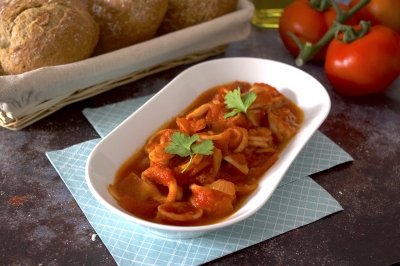 Calamares en salsa de tomate