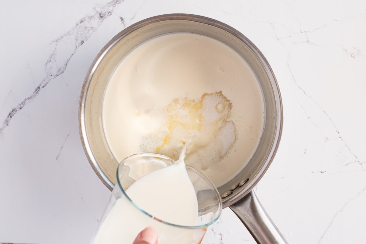 Calentamos la leche del helado de arroz con leche