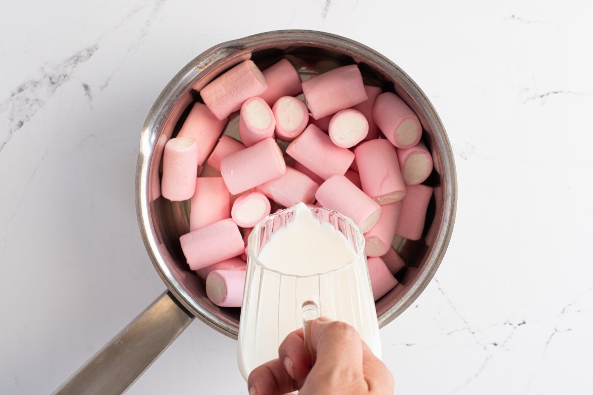 Calentamos la leche del helado de nubes