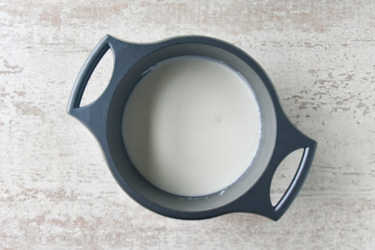 Calentamos la leche para el paneer