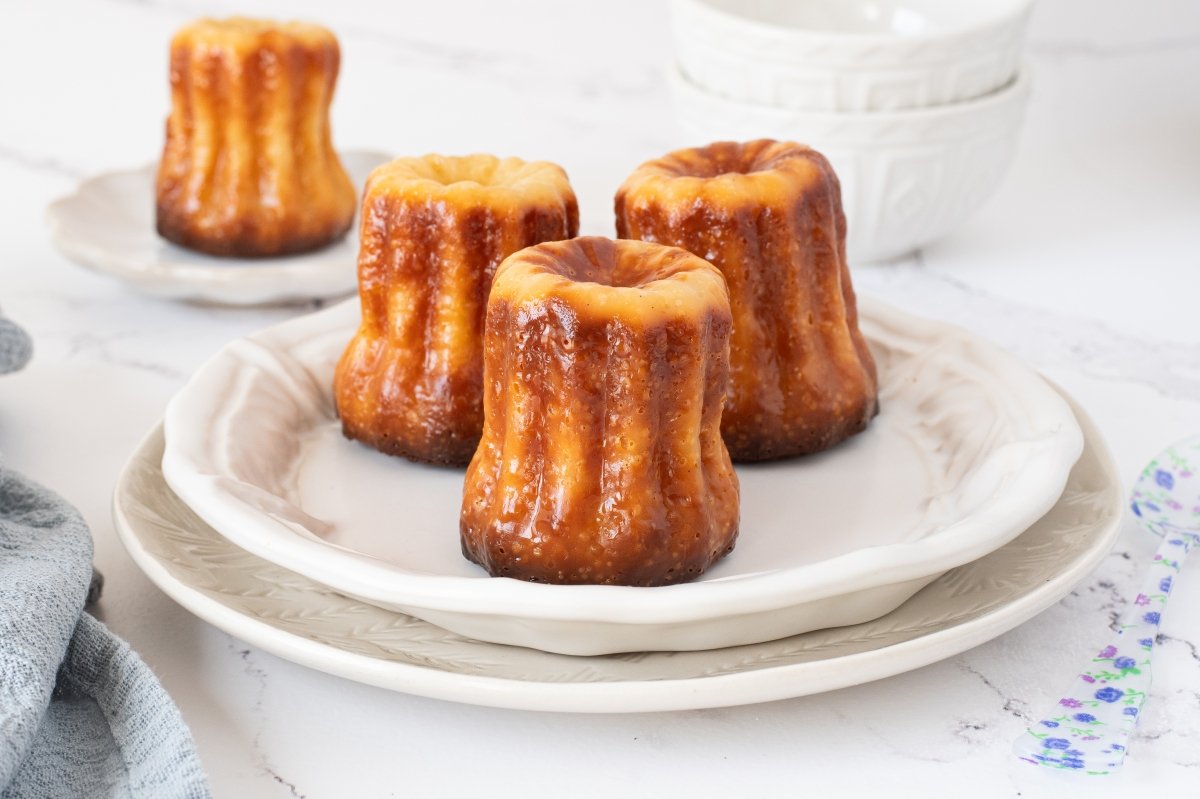 Cannelés listos para servir