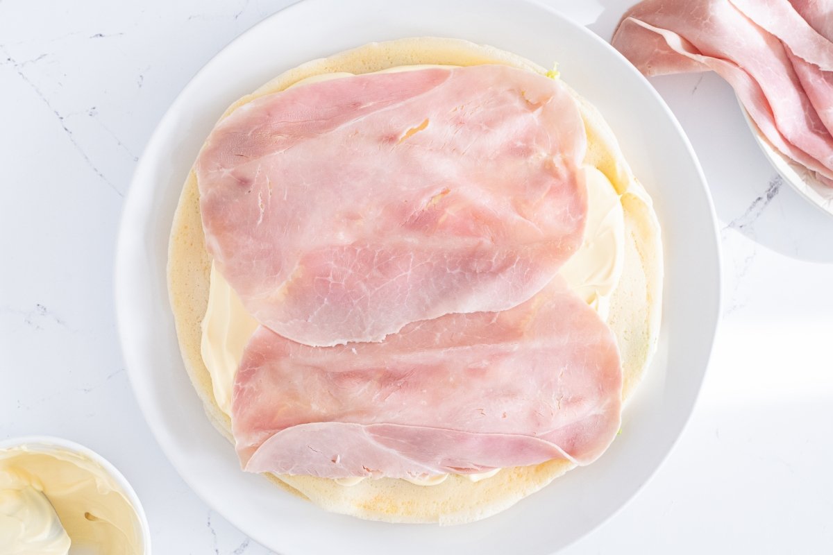 Capa de jamón cocido de la torre de panqueques