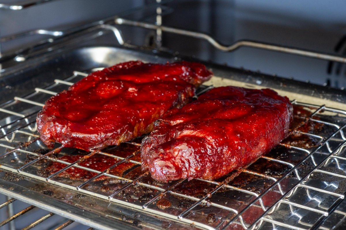 Caramelizar el glaseado del char siu