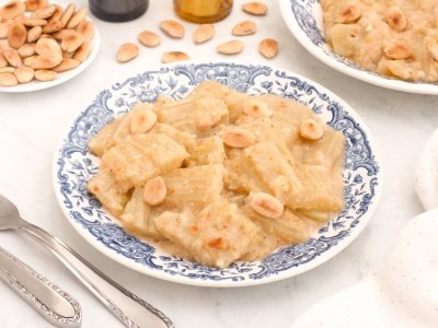 Cardo en salsa de almendras