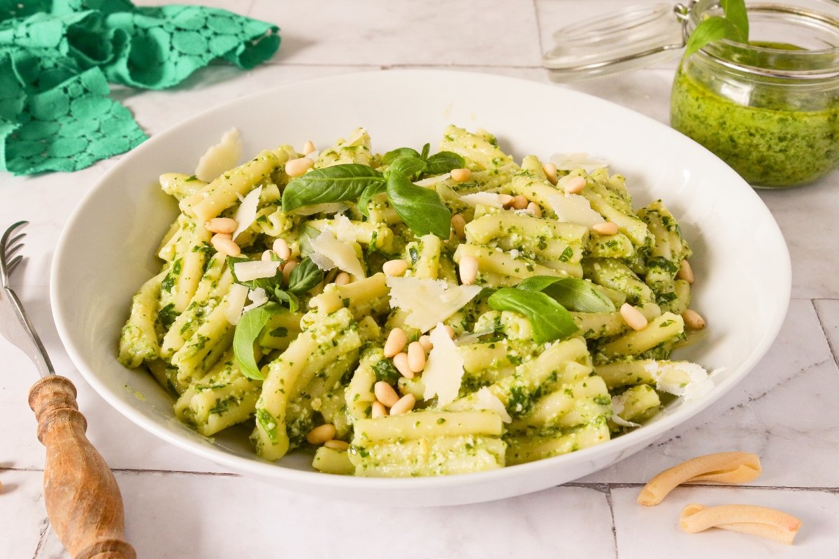 Casarecce con salsa pesto