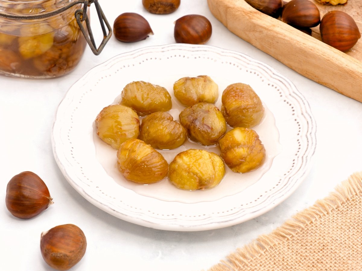 Castañas en almíbar