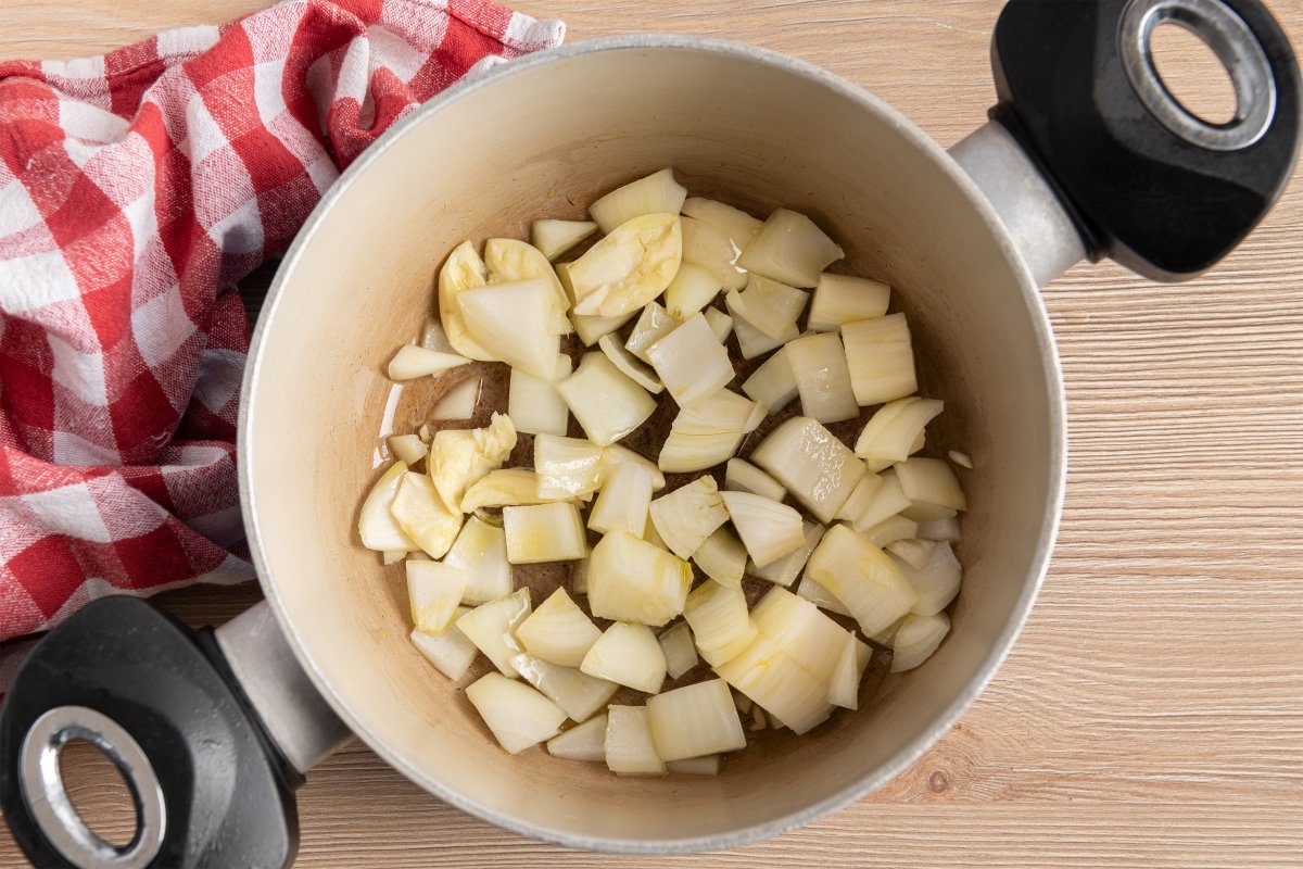 Cebolla para el fondo de vino del coq au vin