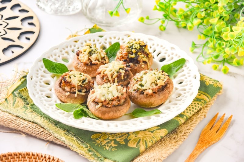 Champiñones rellenos de atún