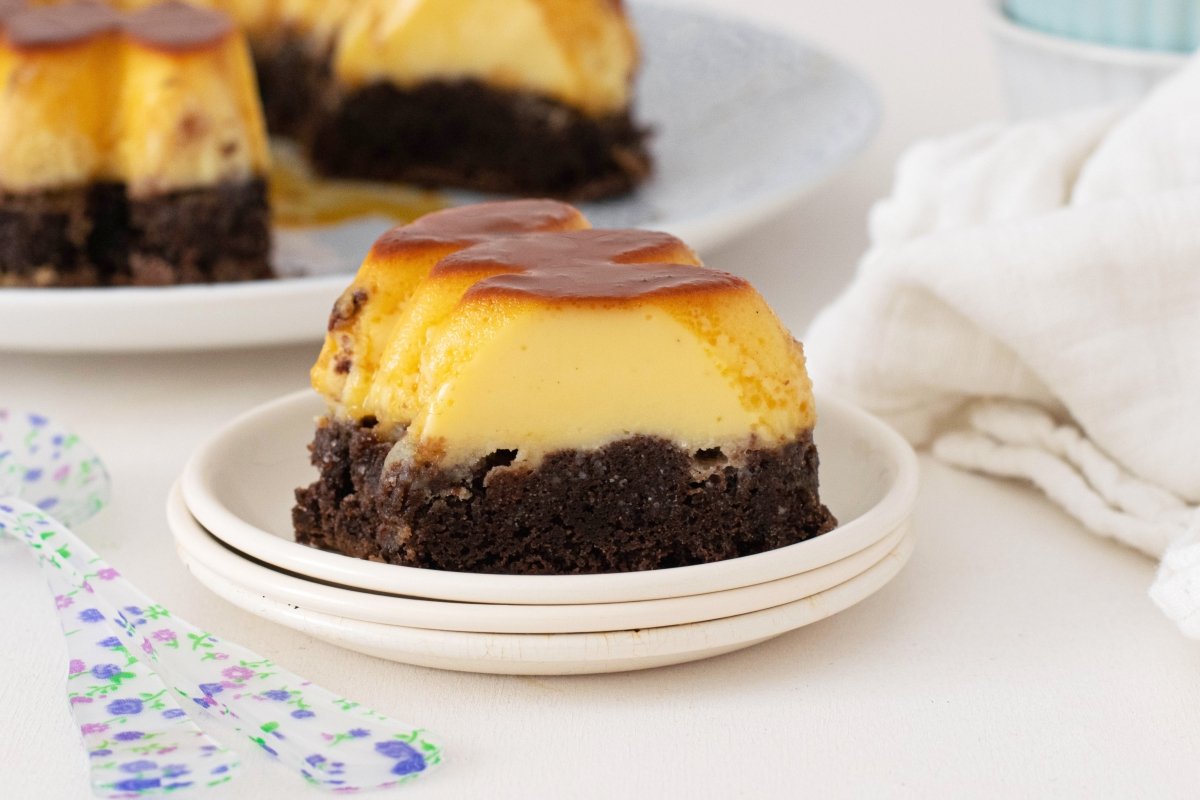 Chocoflan served on the plate