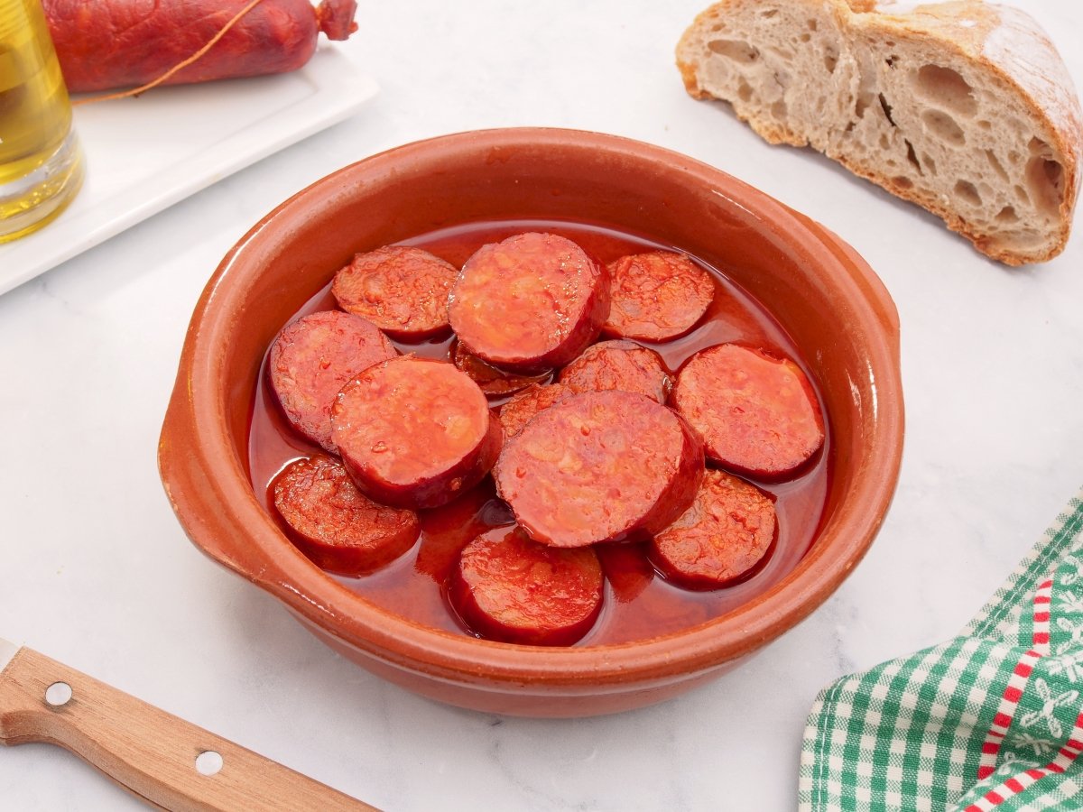 Chorizo al vino