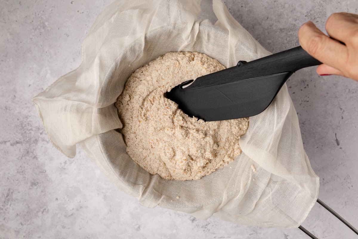 Chufas en colador para la horchata en Thermomix