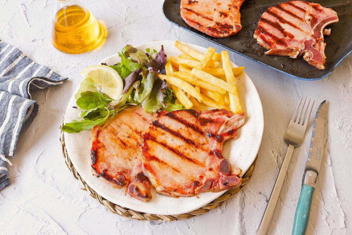 Chuletas de Sajonia con guarnición