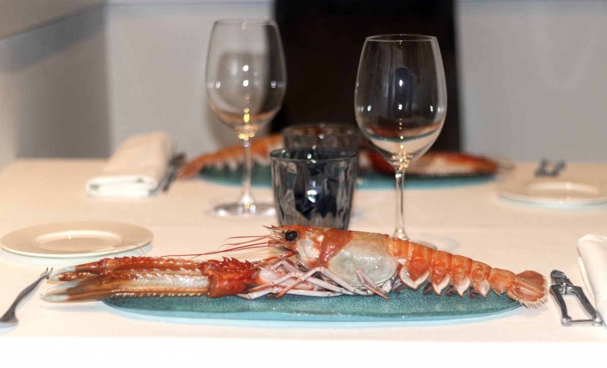 Cigala servida en el restaurante El Bressol de Valencia especializado en productos de mar
