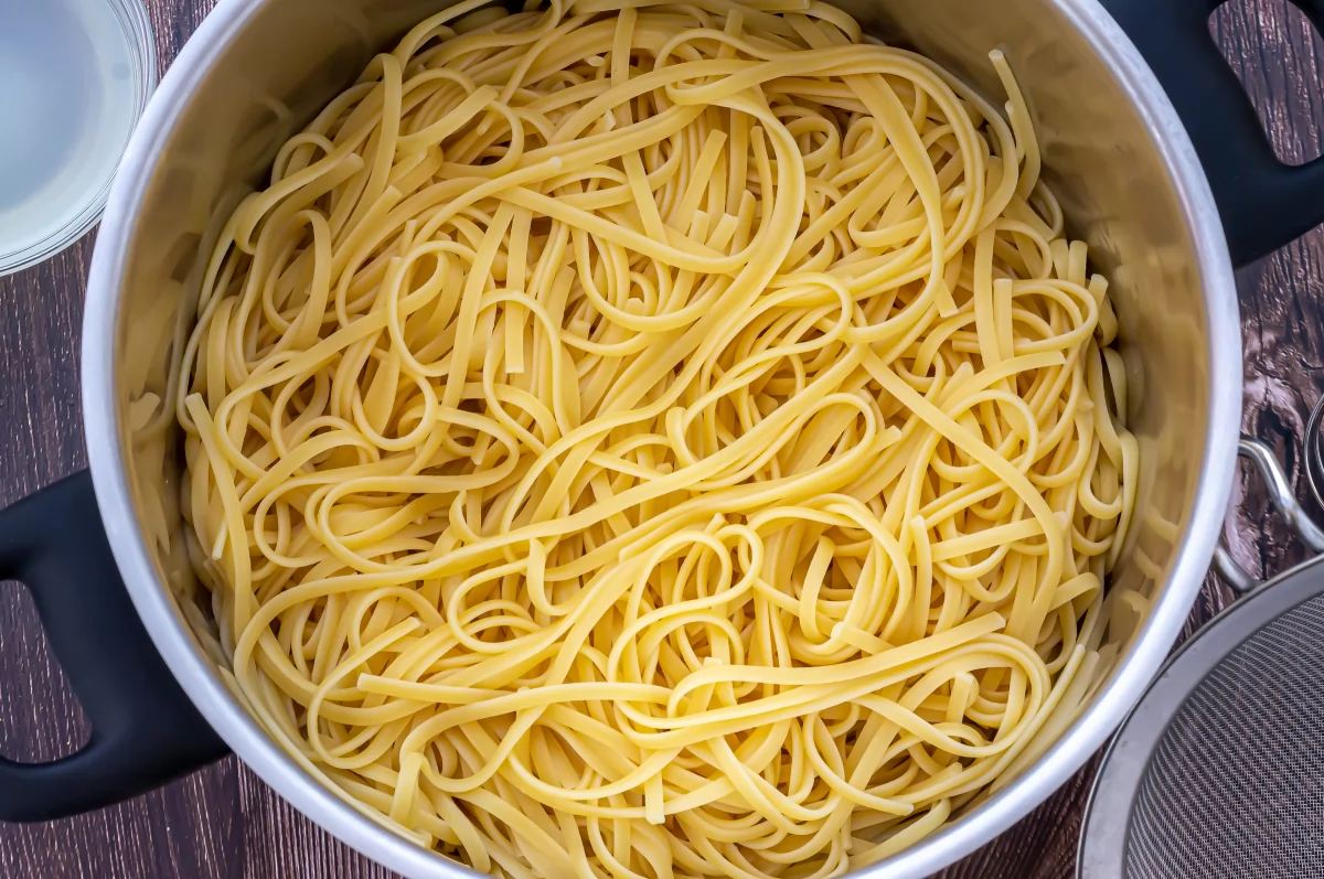 Cocción de la pasta para la salsa carbonara