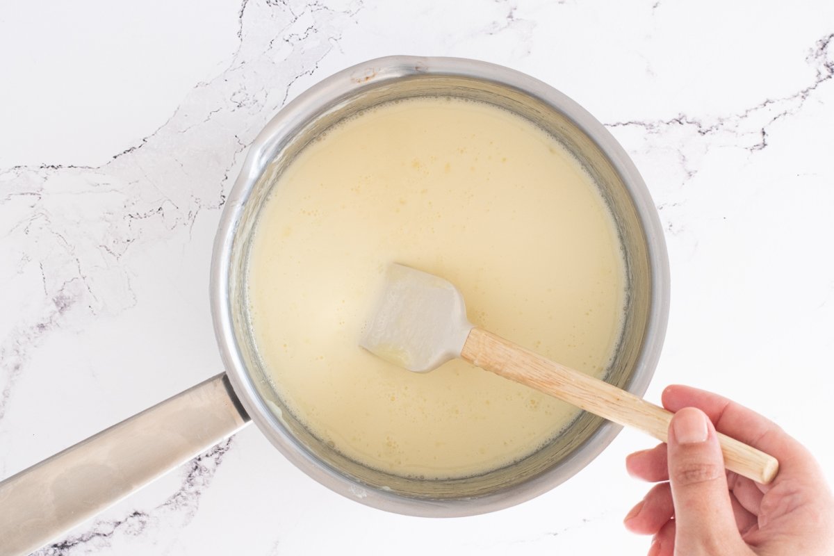 Cocemos la nata de la torta