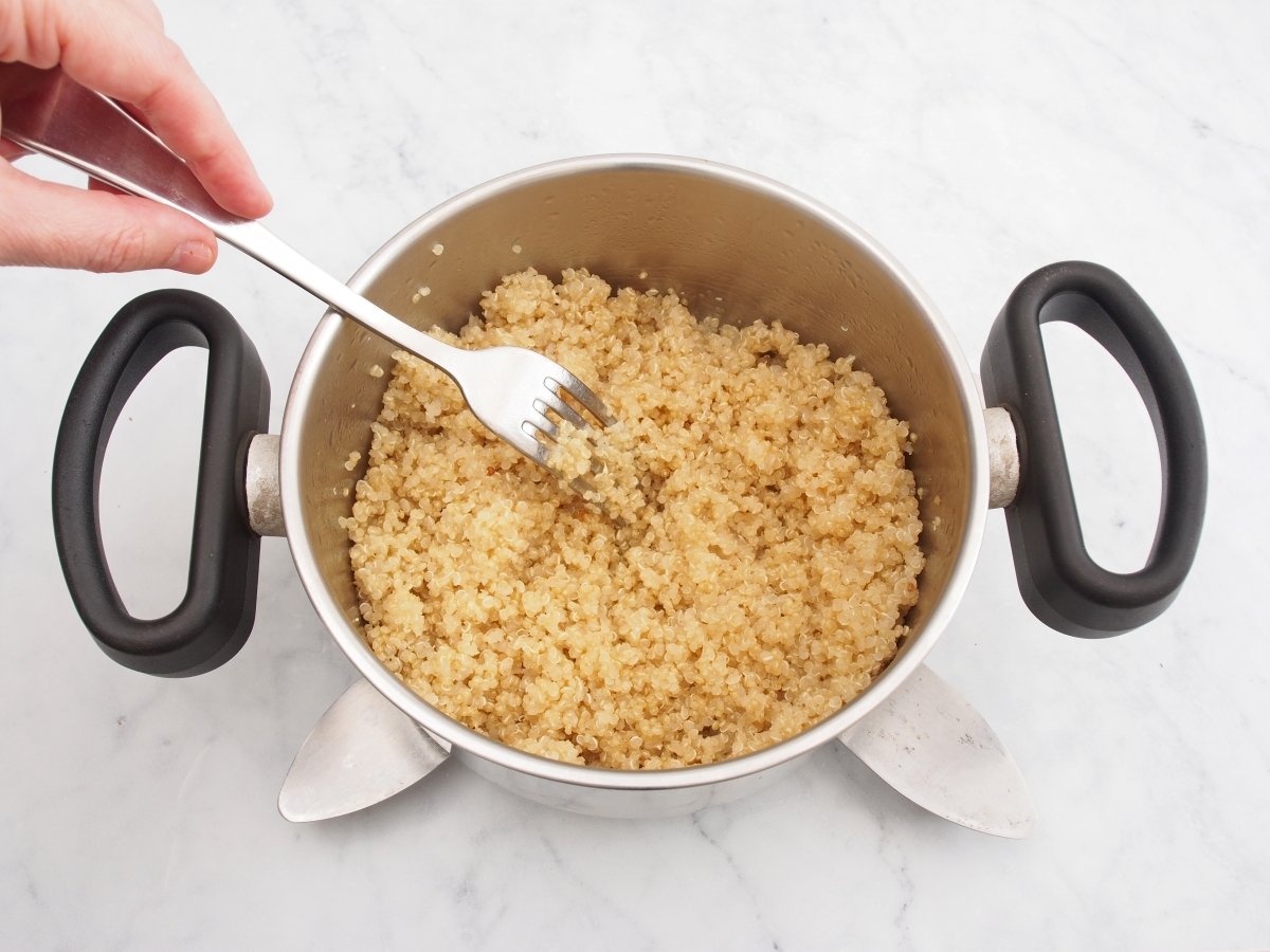 Cocer la quinoa para la ensalada de quinoa