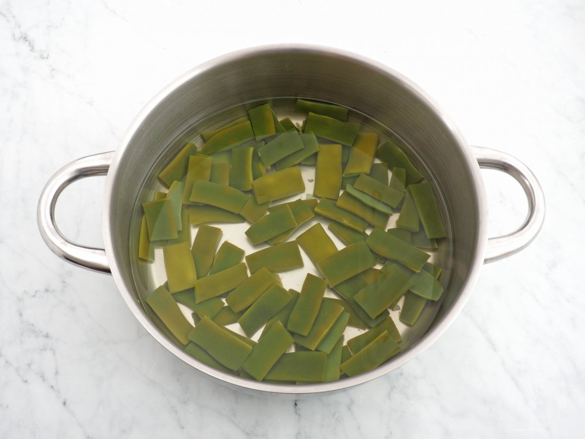 Cocer las judías verdes para las judías rehogadas