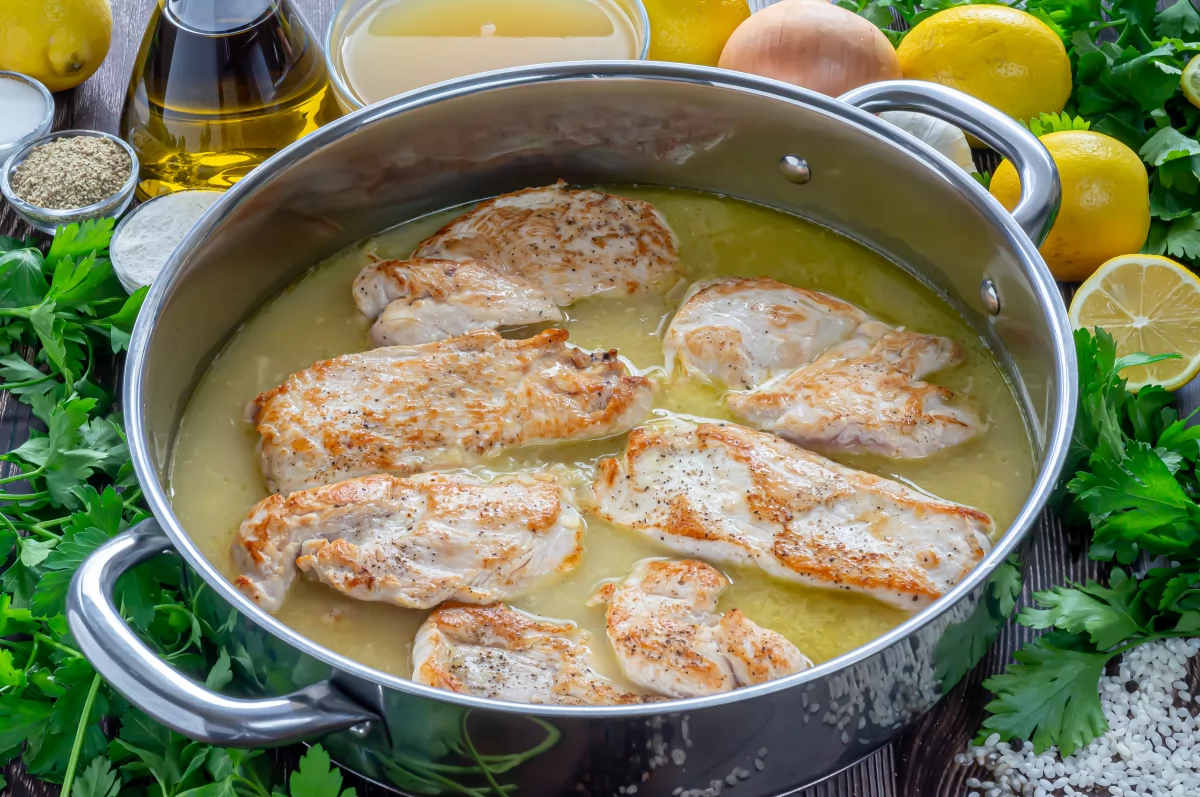 Filetes de pavo al limón 5 Cocer los filetes de pavo en la salsa de limón *