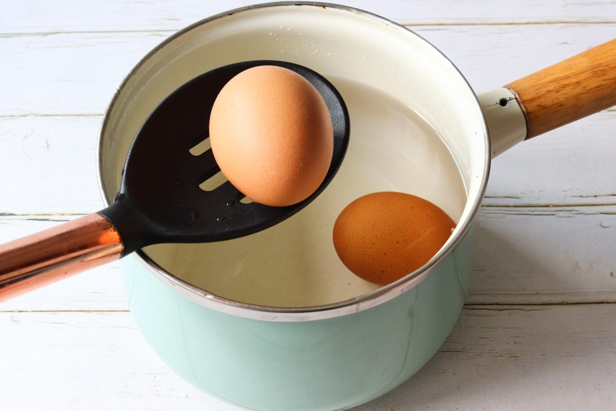 Cocer los huevos mollet