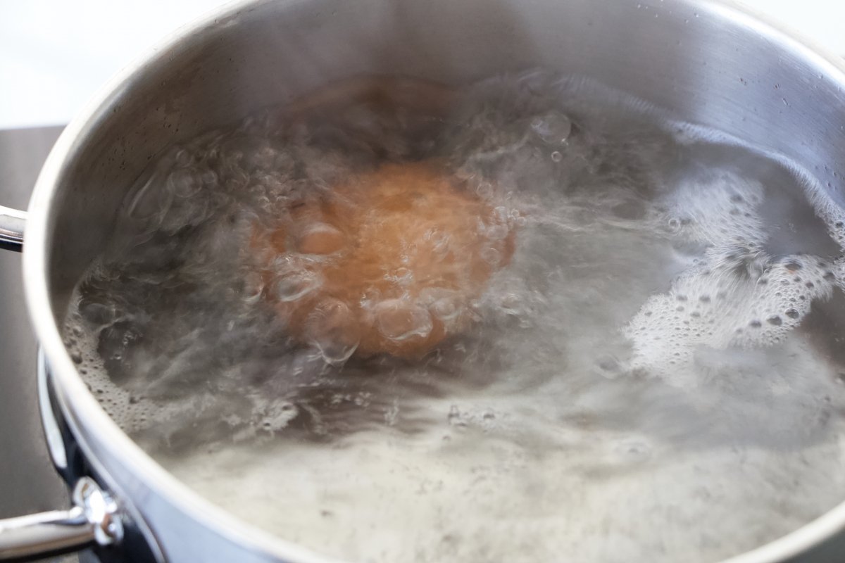 Cociendo un huevo duro