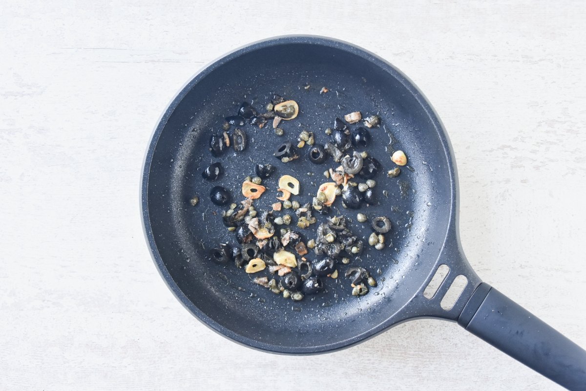 Cocinamos con las aceitunas, anchoas y alcaparras