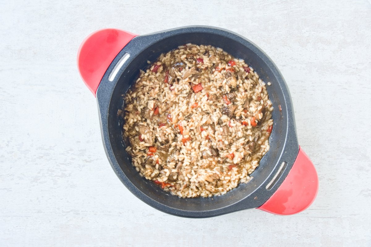 Cocinamos el arroz con rabo de toro
