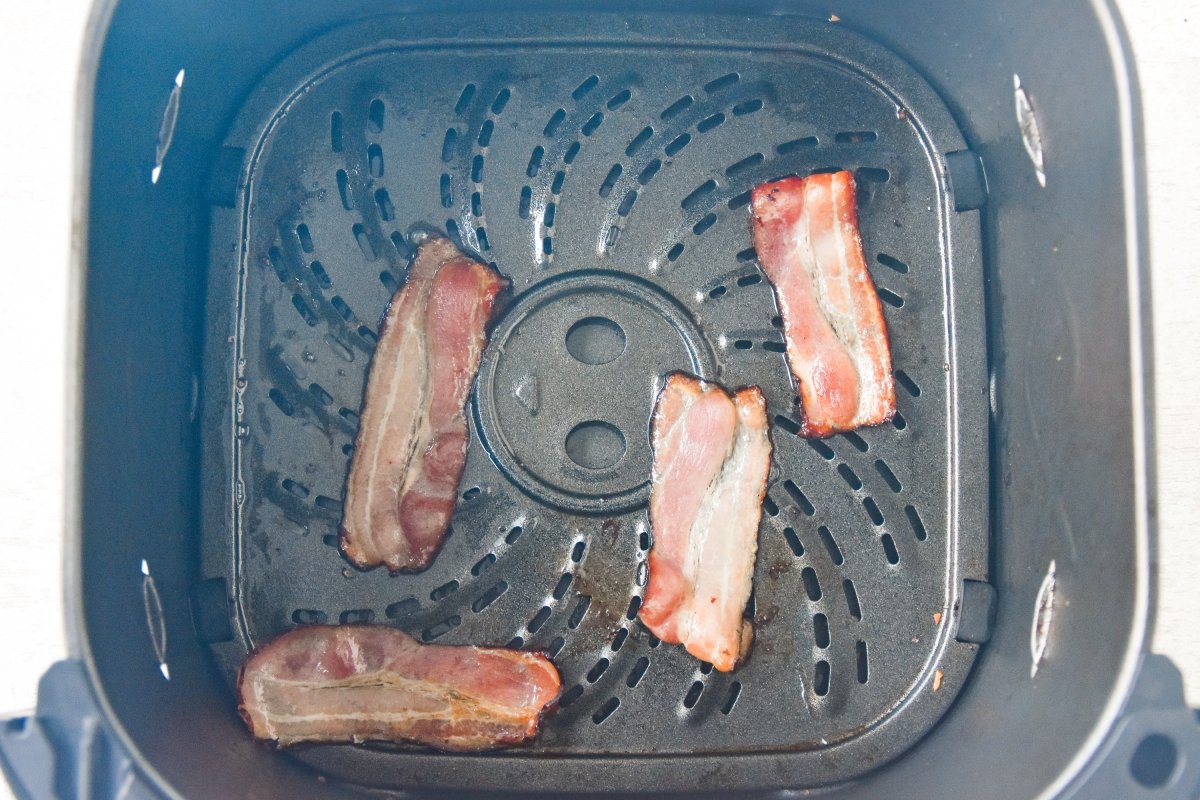 Cocinamos el bacon en la airfryer