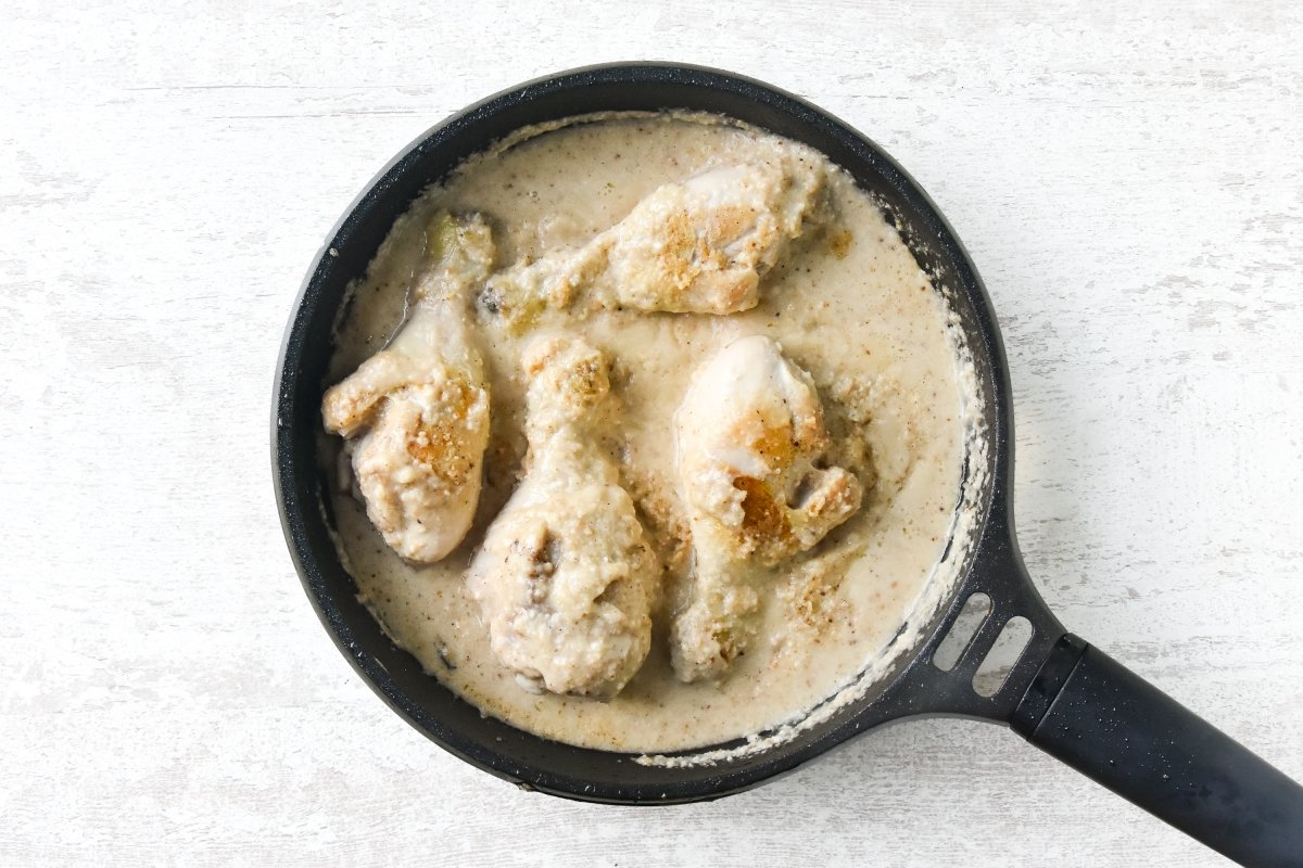 Cocinamos el pollo con salsa de almendras