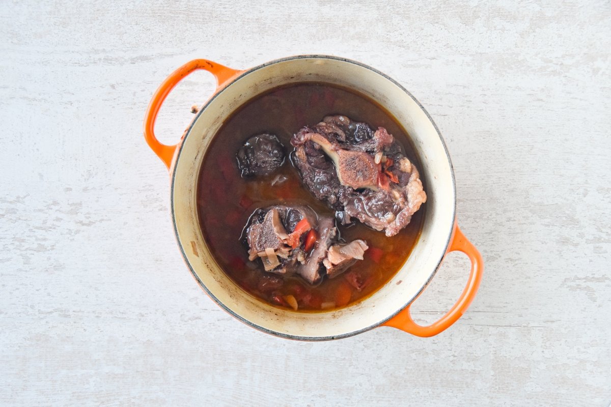 Cocinamos el rabo con las verduras