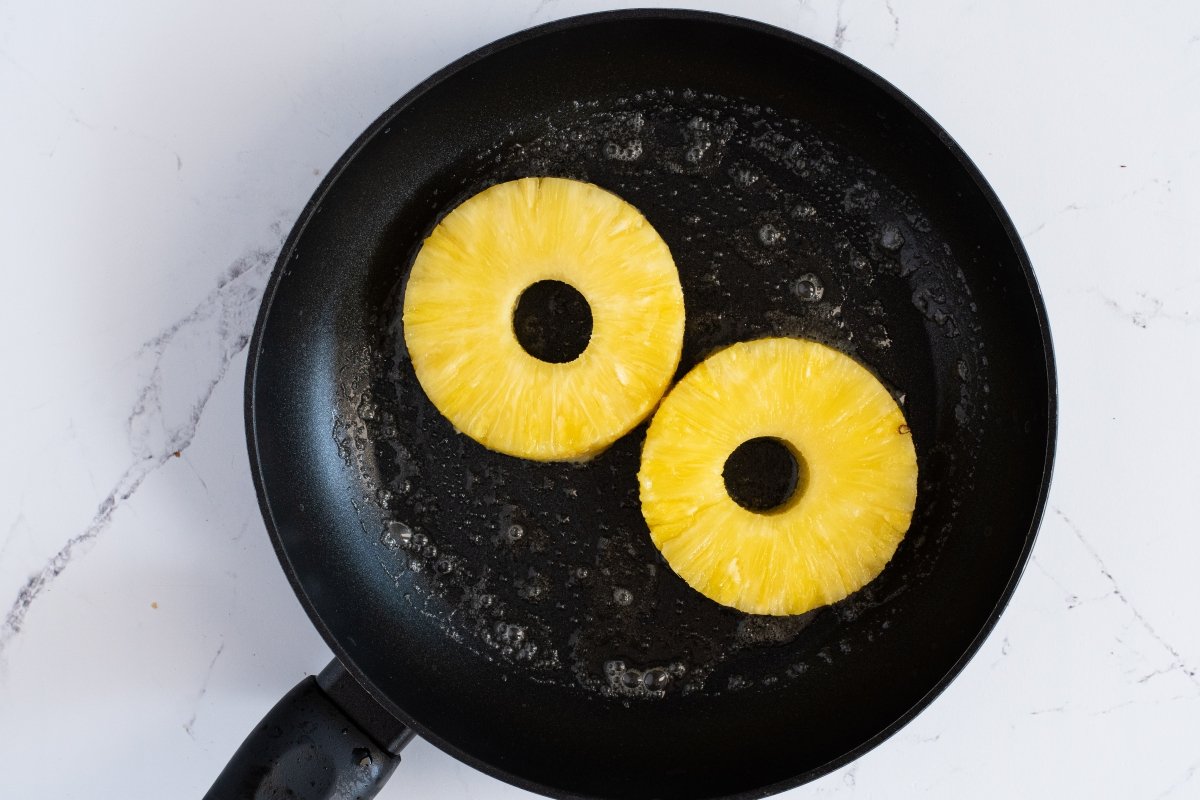Cocinamos la piña a la plancha