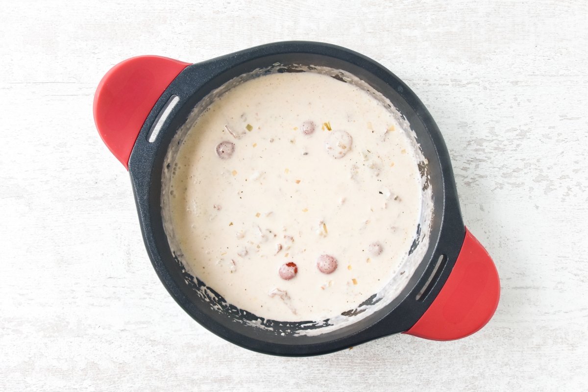 Cocinamos la salsa con el caldo