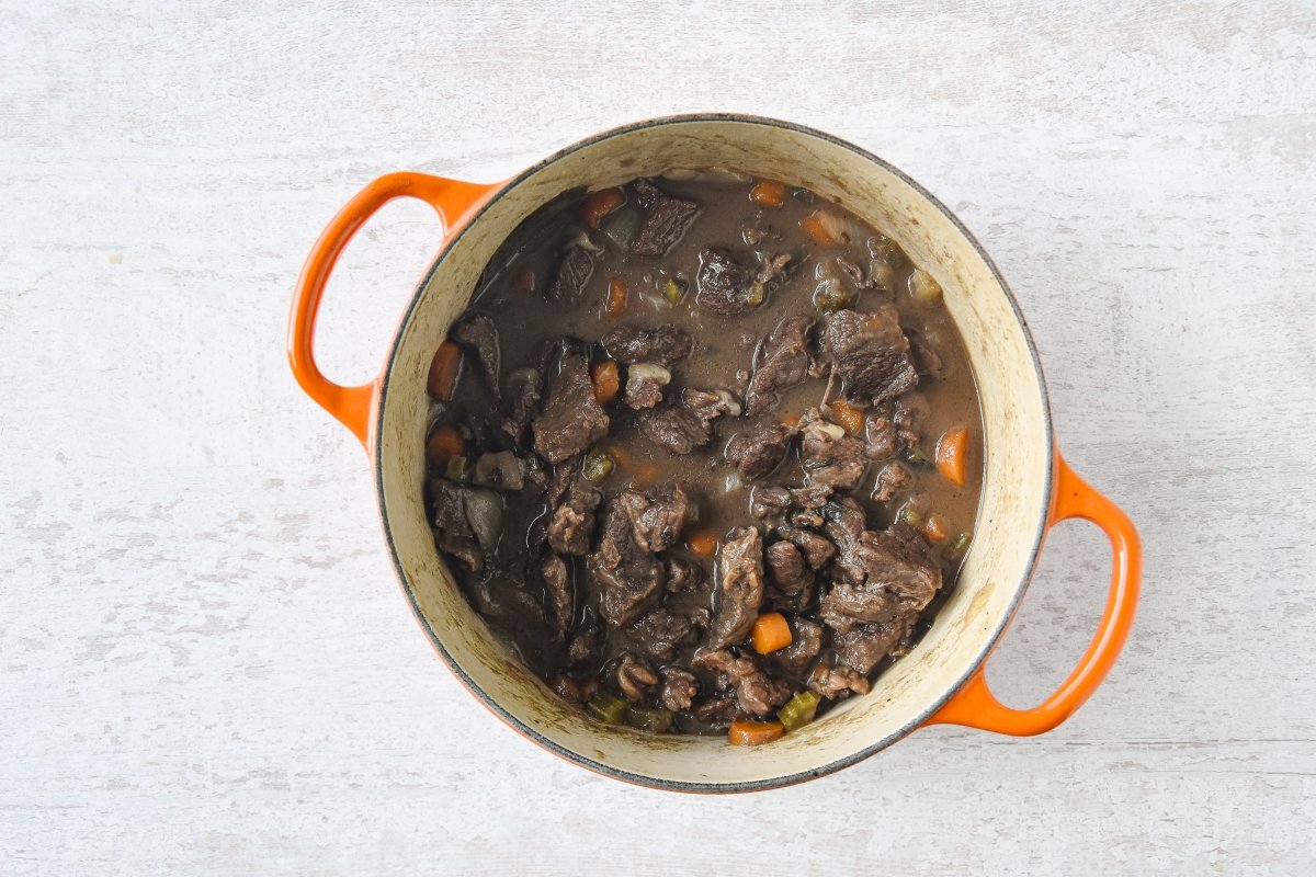 Cocinamos la ternera en salsa