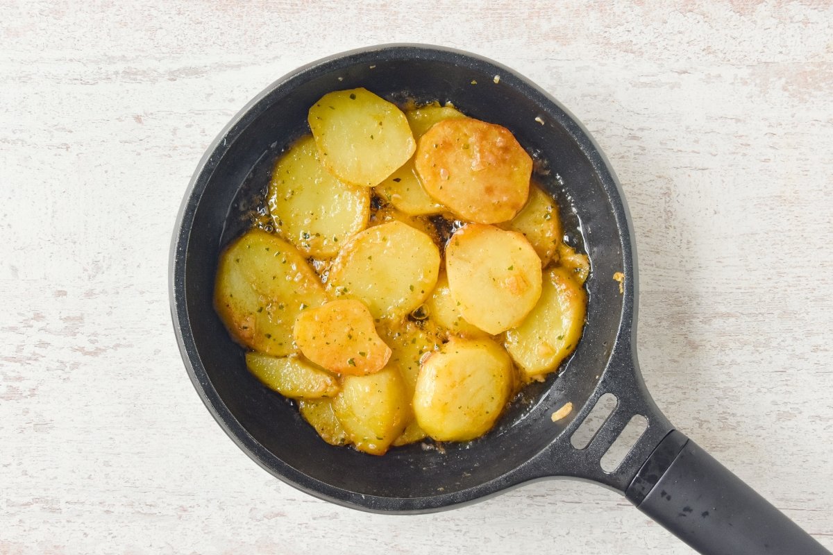 Cocinamos las patatas con el majado