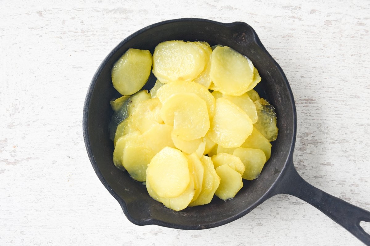 Cocinamos las patatas en aceite