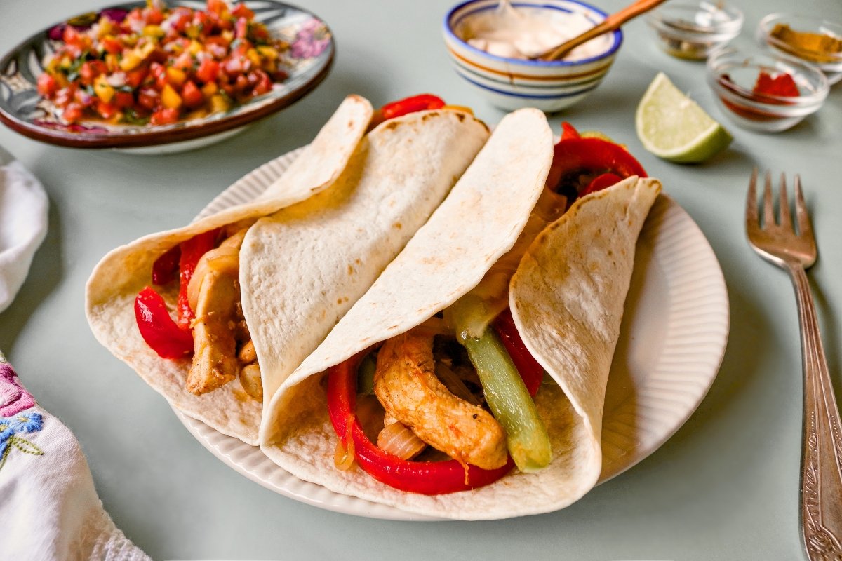 Cocinando las tortillas para fajitas