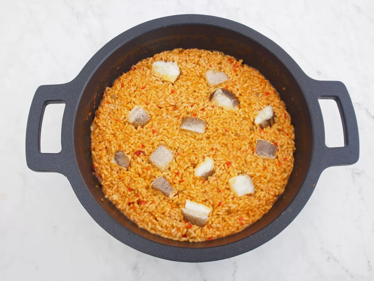 Cocinar el arroz con bacalao