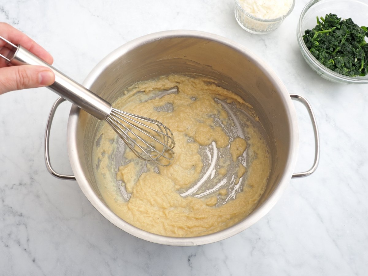 Cocinar la harina con la mantequilla