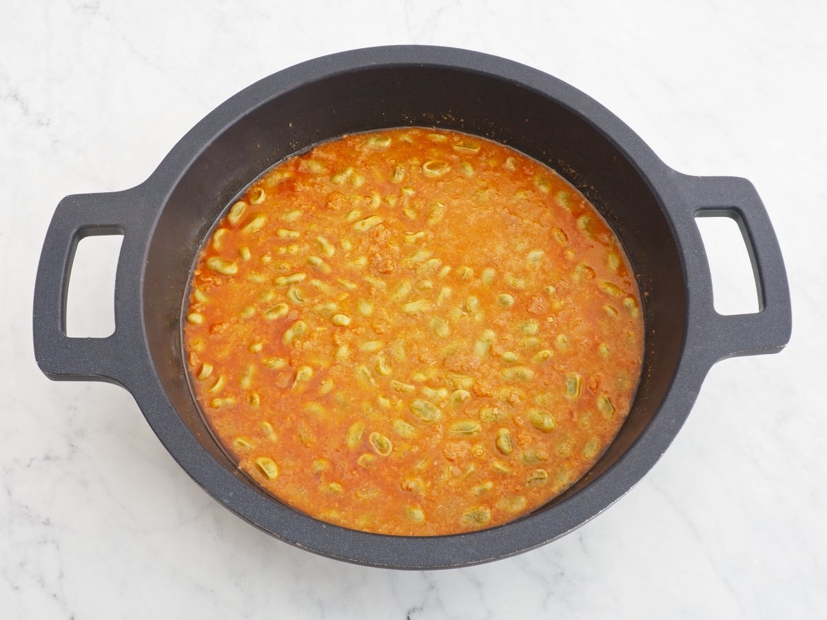 Cocinar las habas esparragadas