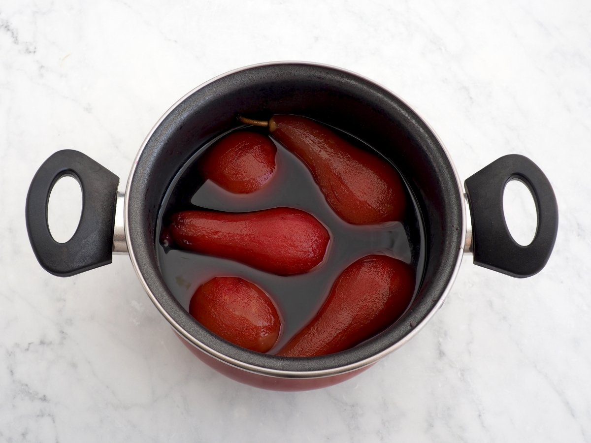 Cocinar las peras al vino tinto