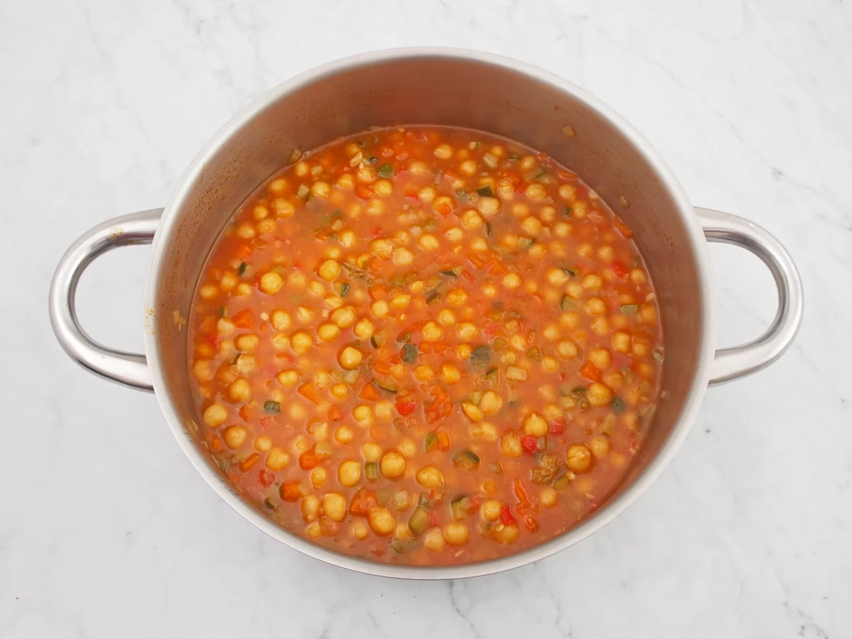 Cocinar los garbanzos guisados